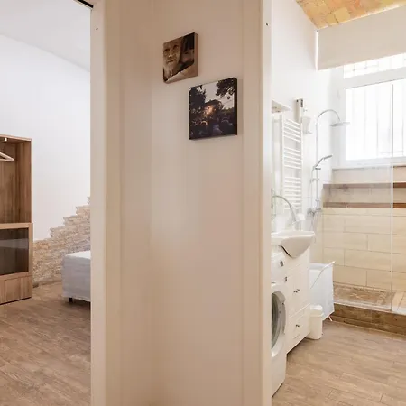Casa Elena, Testaccio Rome